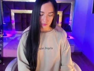 Abiee-69 nude and sexy before cam for live chat