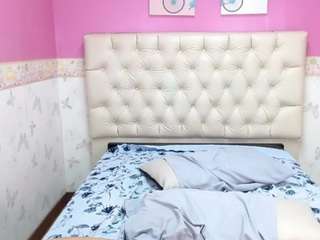 Aliss-Breuker nude and sexy before cam for live chat