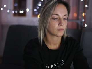 Ashlyeroberts nude and sexy before cam for live chat