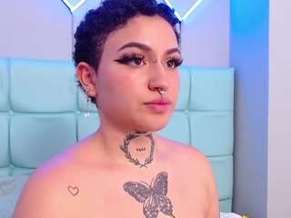 Bella nude and sexy before cam for live chat