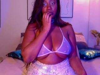 Cinnamoon nude and sexy before cam for live chat