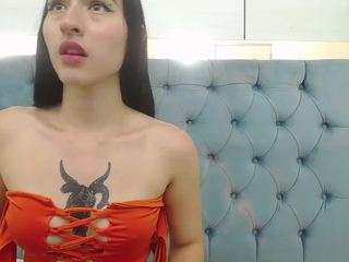 Dalia-Dolce nude and sexy before cam for live chat