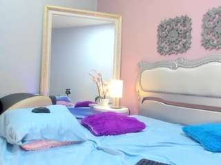EVA_MARTINEZ nude and sexy before cam for live chat