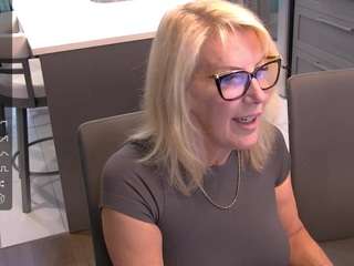 FitCougarcb nude and sexy before cam for live chat