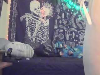Ghouldud nude and sexy before cam for live chat