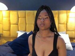 Hottie Anneth nude and sexy before cam for live chat