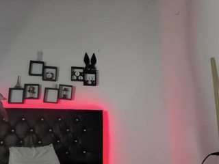Kimi Preston nude and sexy before cam for live chat