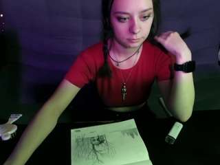 MarikaLips nude and sexy before cam for live chat