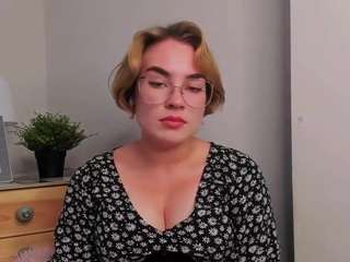MarilynKitty nude and sexy before cam for live chat
