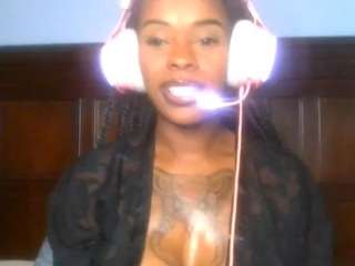 MissHoneyJuju nude and sexy before cam for live chat