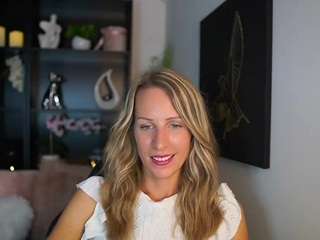 NikkiSexx18 nude and sexy before cam for live chat