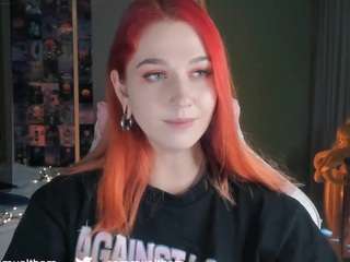 Sammy nude and sexy before cam for live chat