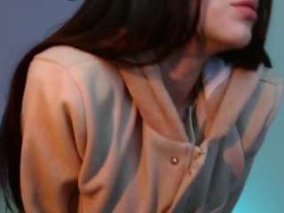 Venus-tay nude and sexy before cam for live chat