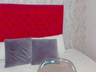 Alisya-Dusan nude and sexy before cam for live chat
