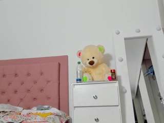 Amberly nude and sexy before cam for live chat