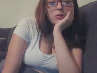 Bambi8113 nude and sexy before cam for live chat
