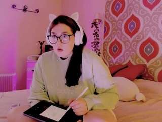 Betty nude and sexy before cam for live chat