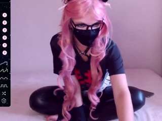 BlackFox18 nude and sexy before cam for live chat
