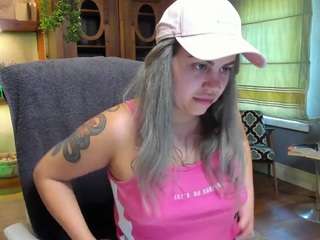 BlowMary nude and sexy before cam for live chat