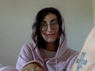 Canadian Cutie Kink nude and sexy before cam for live chat