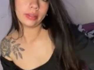 Daila-Nowen nude and sexy before cam for live chat