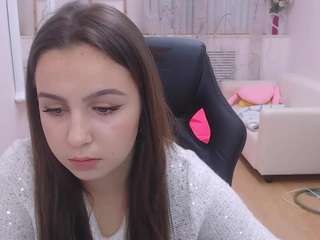 Fortuneloverss nude and sexy before cam for live chat