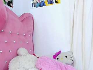 Holliebeth nude and sexy before cam for live chat