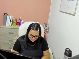 Isa nude and sexy before cam for live chat