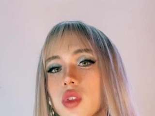LamborgineRattle nude and sexy before cam for live chat