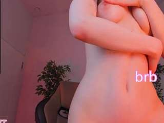 Lilly nude and sexy before cam for live chat