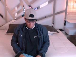 ManuelSmiitt nude and sexy before cam for live chat