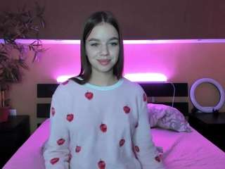 Mary-H1ll nude and sexy before cam for live chat