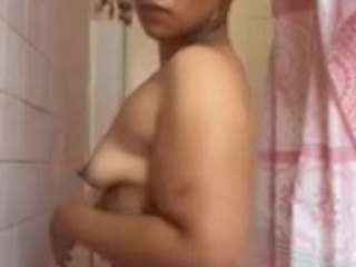 NAUGHTYGIRLDIAMOND nude and sexy before cam for live chat
