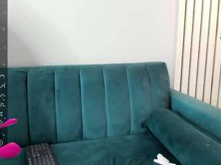 Oliviaprada nude and sexy before cam for live chat