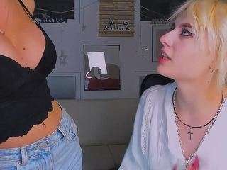 Rada-sweetiebun nude and sexy before cam for live chat