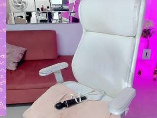 Sarahcruzx nude and sexy before cam for live chat