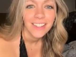 Sofia19908 nude and sexy before cam for live chat