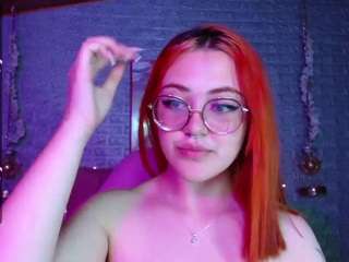 VIOLET-SMILE nude and sexy before cam for live chat