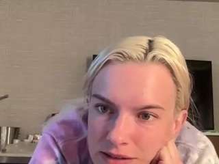 Xolindseylakes nude and sexy before cam for live chat