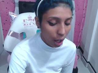 AlejaRoa nude and sexy before cam for live chat