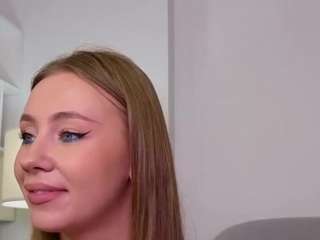 AleksaPink nude and sexy before cam for live chat