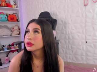 AliiceBaker nude and sexy before cam for live chat