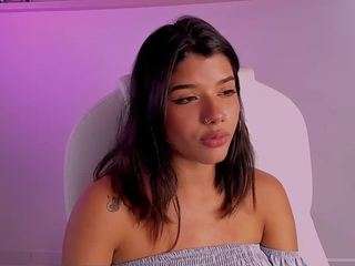 Alisson-jackson nude and sexy before cam for live chat