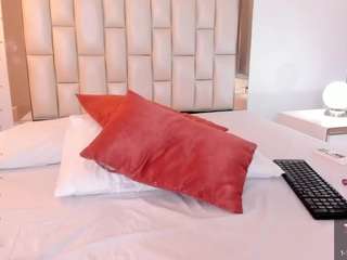 Angeline-7 nude and sexy before cam for live chat