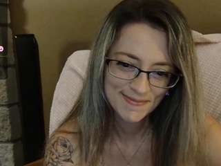 East-coast-girl nude and sexy before cam for live chat