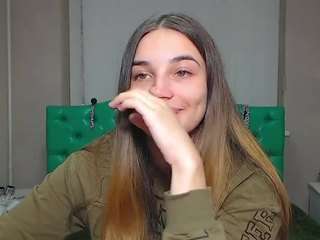 ElizaSaner nude and sexy before cam for live chat