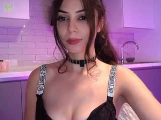 EmilyRose nude and sexy before cam for live chat