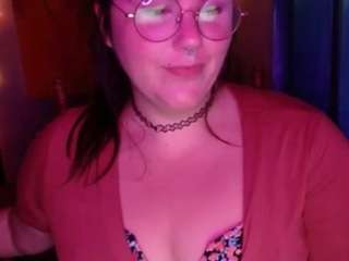 Goddess Kehala nude and sexy before cam for live chat