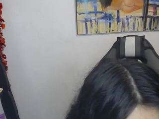 Lauritafox nude and sexy before cam for live chat