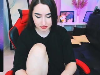 LilyThompsonX nude and sexy before cam for live chat